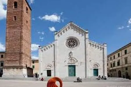 La Perla In Piazza Duomo Apartment Pietrasanta Italy