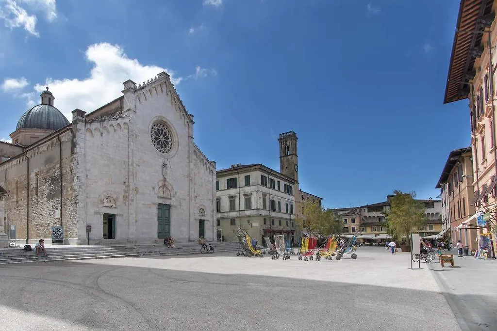 Appartamento La Perla in piazza Duomo Pietrasanta 0*,  Italia